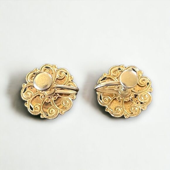 Vintage Gold Tone Black White Cameo Rhinestone Circle Earrings Screw Back - Picture 2 of 2